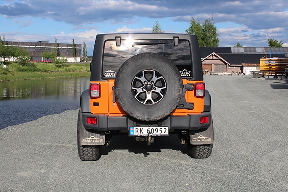Jeep Wrangler 2 of 24