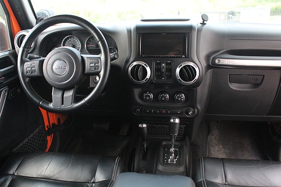 Jeep Wrangler 11 of 24