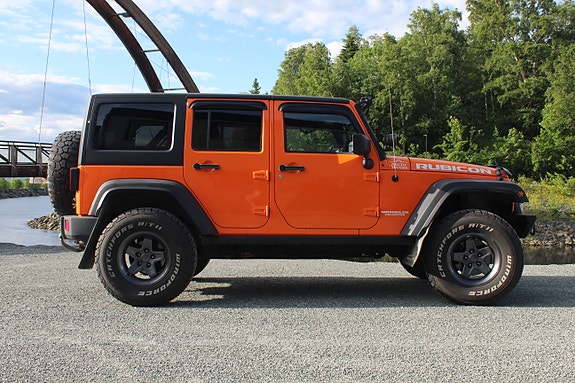 Jeep Wrangler 3 of 24
