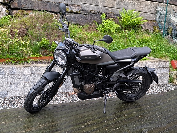 Husqvarna Svartpilen 701 3 of 5