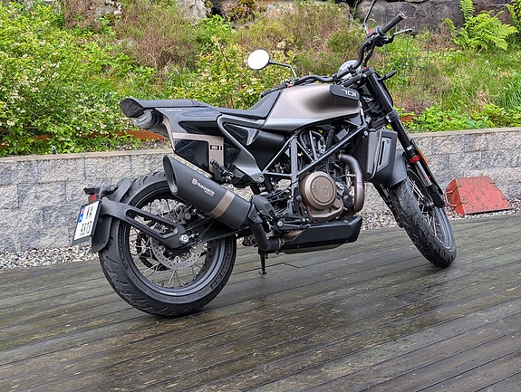 Husqvarna Svartpilen 701 4 of 5