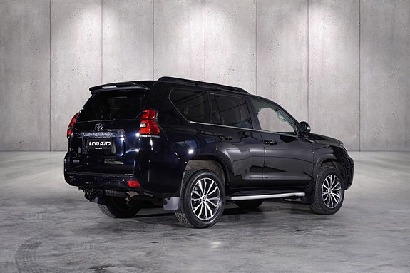 Toyota Land Cruiser 4 of 5