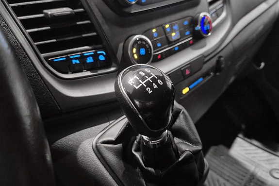 Ford Transit Custom 18 of 30