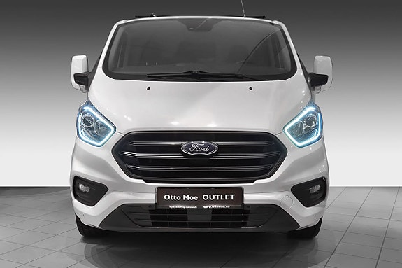 Ford Transit Custom 13 of 30