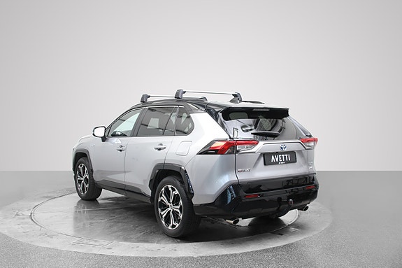 Toyota RAV4 Plug-in Hybrid 5 of 5