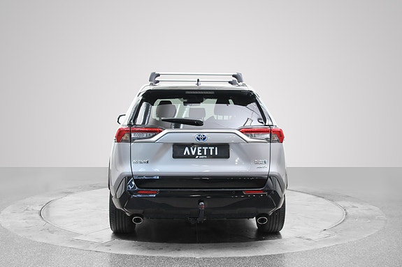 Toyota RAV4 Plug-in Hybrid 4 of 5