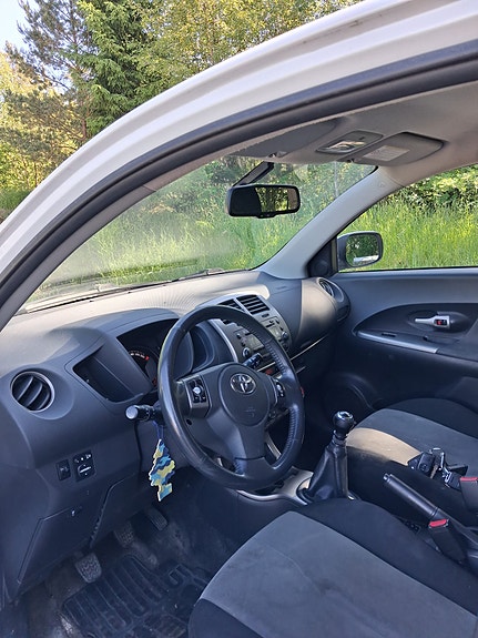 Toyota Urban Cruiser 6 of 9