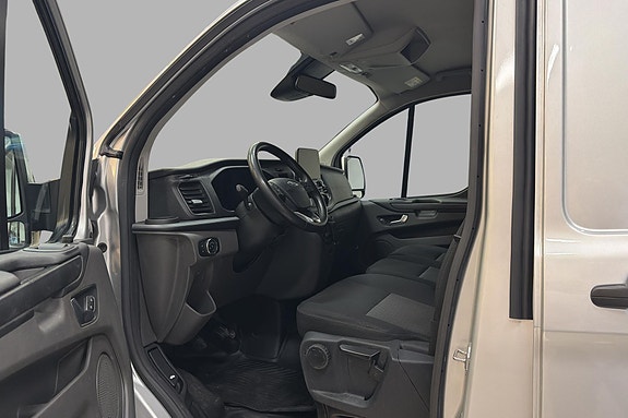 Ford Transit Custom 11 of 20