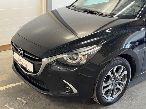 Mazda 2 4 of 5