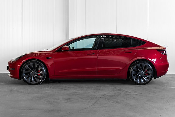 Tesla Model 3 2 of 5