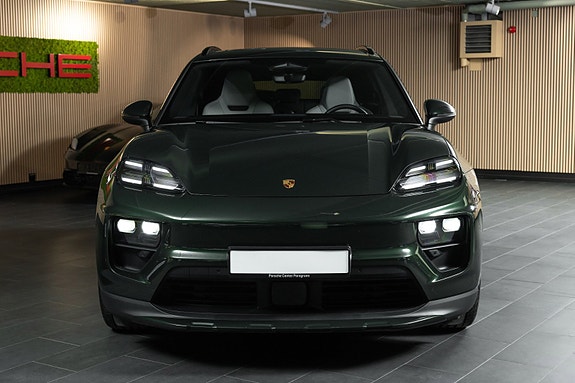 Porsche Macan 2 of 30