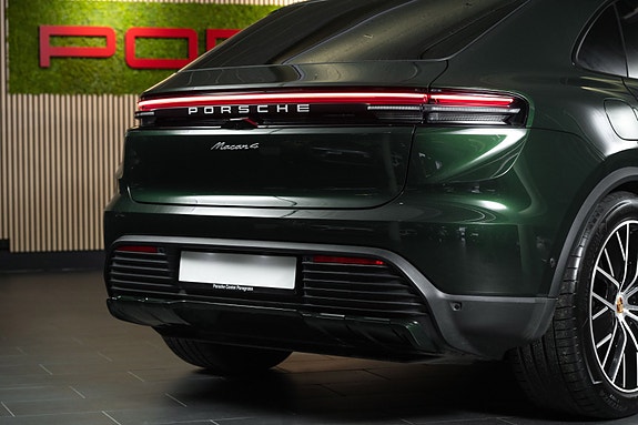 Porsche Macan 5 of 30