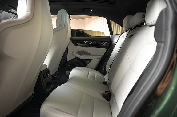 Porsche Macan 18 of 30