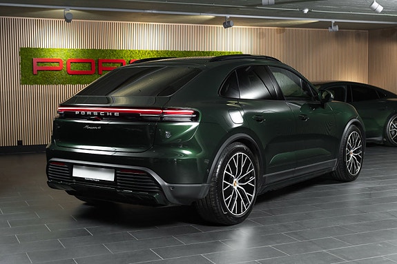 Porsche Macan 6 of 30
