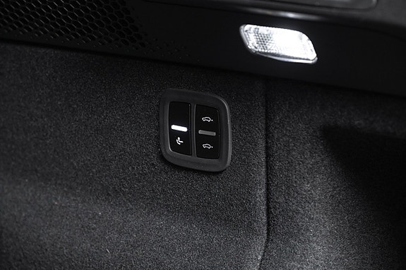Porsche Macan 29 of 30