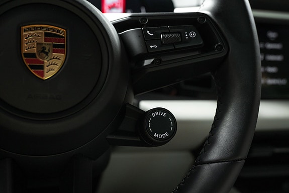 Porsche Macan 24 of 30