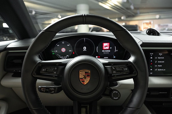 Porsche Macan 21 of 30