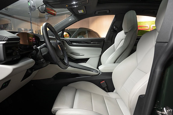 Porsche Macan 9 of 30