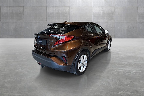 Toyota C-HR 5 of 5