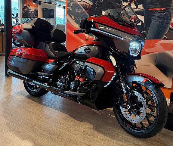 Harley-Davidson FLHXLSE Street Glide Limited CVO 2 of 5