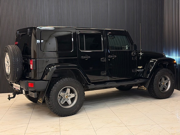 Jeep Wrangler 18 of 30