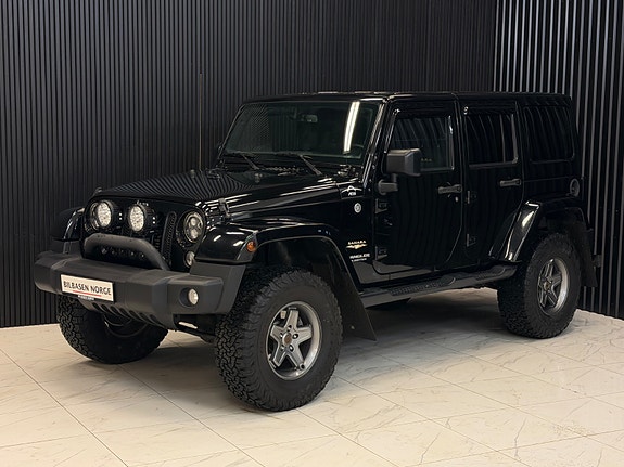 Jeep Wrangler 2 of 5