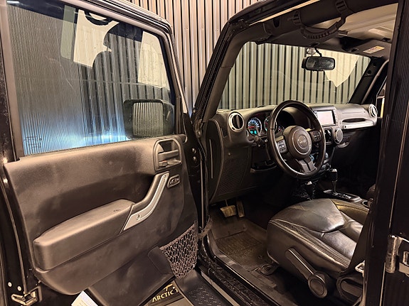 Jeep Wrangler 26 of 30