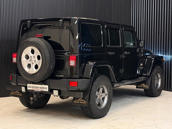 Jeep Wrangler 16 of 30