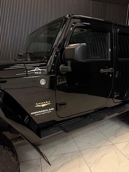 Jeep Wrangler 13 of 30