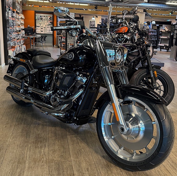 Harley-Davidson FLFB Fat Boy 2 of 5