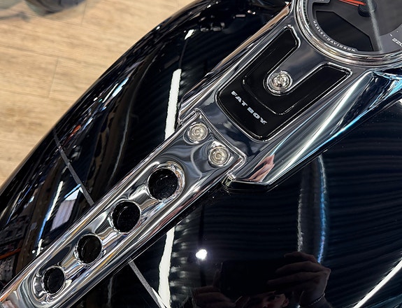 Harley-Davidson FLFB Fat Boy 4 of 5
