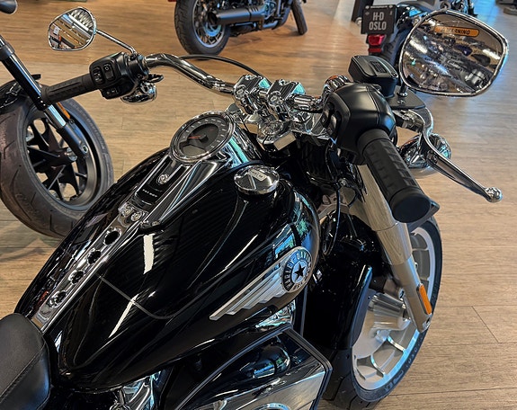 Harley-Davidson FLFB Fat Boy 5 of 5