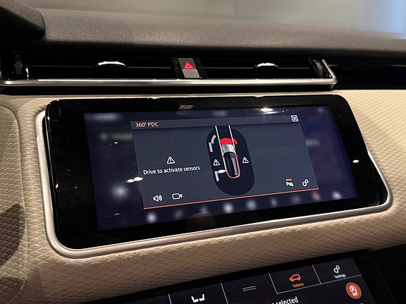 Land Rover Range Rover Velar 29 of 30