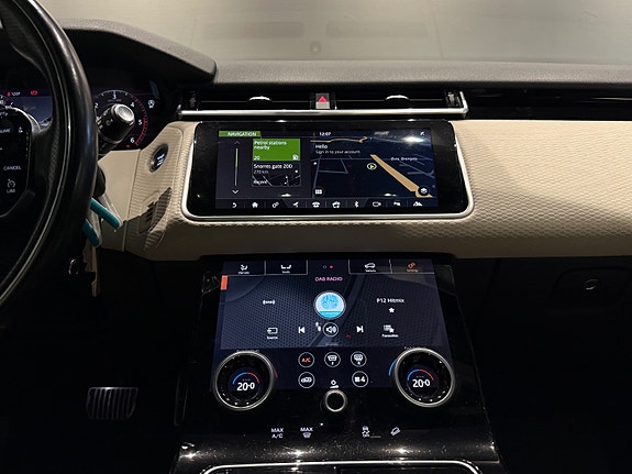 Land Rover Range Rover Velar 21 of 30