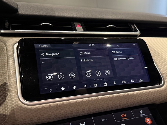 Land Rover Range Rover Velar 27 of 30
