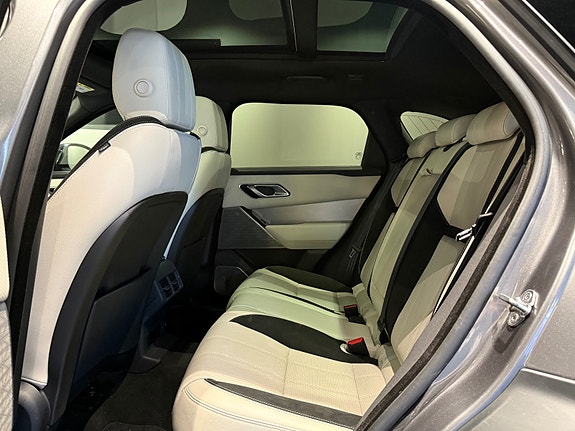 Land Rover Range Rover Velar 12 of 30
