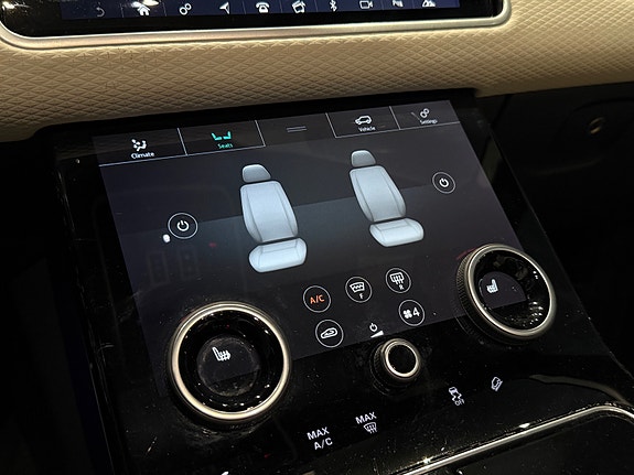 Land Rover Range Rover Velar 24 of 30
