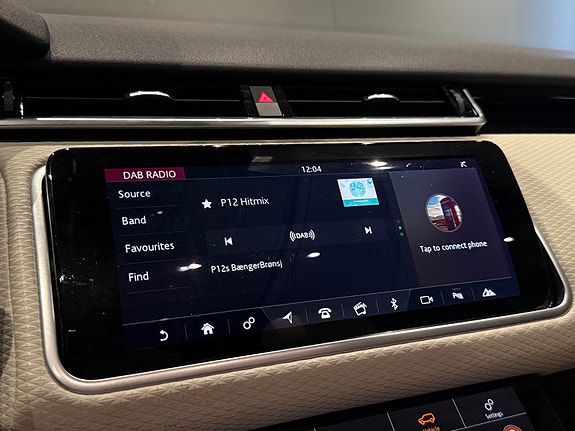 Land Rover Range Rover Velar 25 of 30