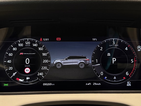 Land Rover Range Rover Velar 17 of 30