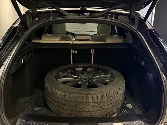 Land Rover Range Rover Velar 30 of 30