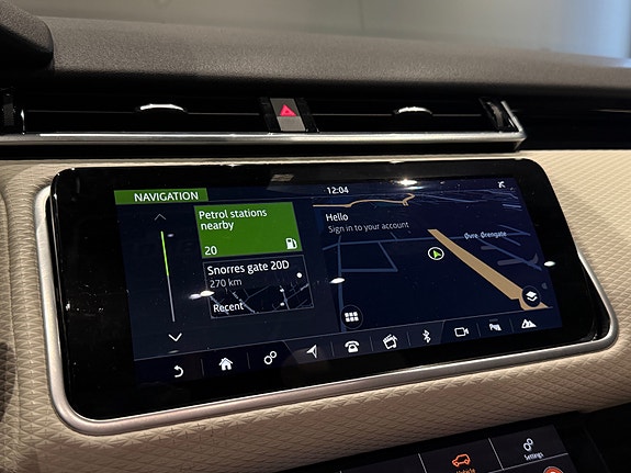 Land Rover Range Rover Velar 26 of 30