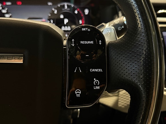 Land Rover Range Rover Velar 19 of 30