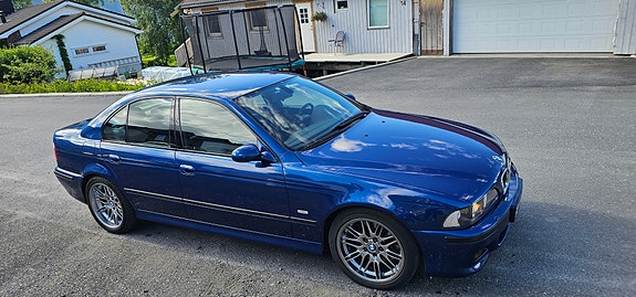 BMW M5 4 of 5