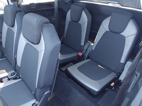 Citroen Grand C4 Picasso 25 of 30