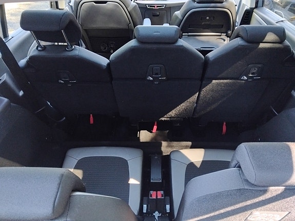 Citroen Grand C4 Picasso 29 of 30