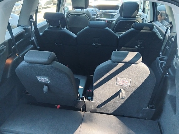 Citroen Grand C4 Picasso 27 of 30