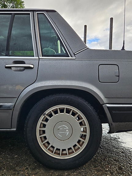 Volvo 760 30 of 30