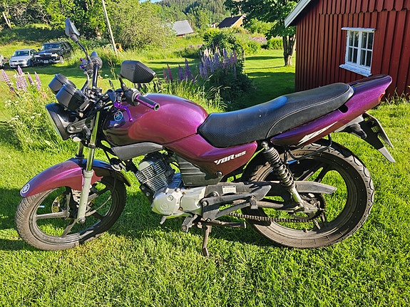 Yamaha YBR 125 4 of 5