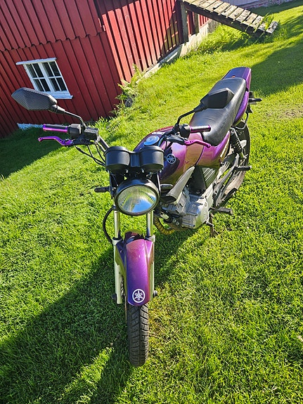 Yamaha YBR 125 3 of 5