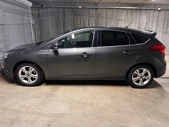Ford Focus 13 of 30